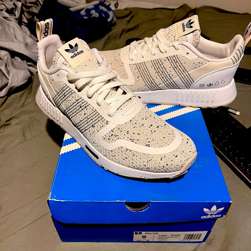 2021 DS ADIDAS “MULTIX” GY8062 white/blk/white size 9